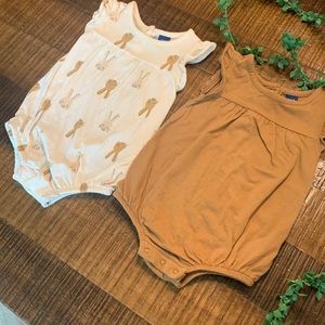 Set of 2 Jumpsuits 3-6 M 🐇🐰